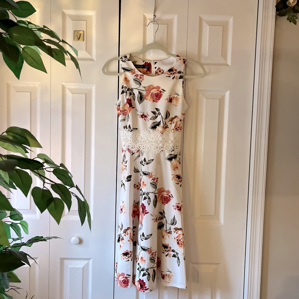 HOMEYEE Women's Cocktail A-Line Embroidery Summer Wedding Guest Dress